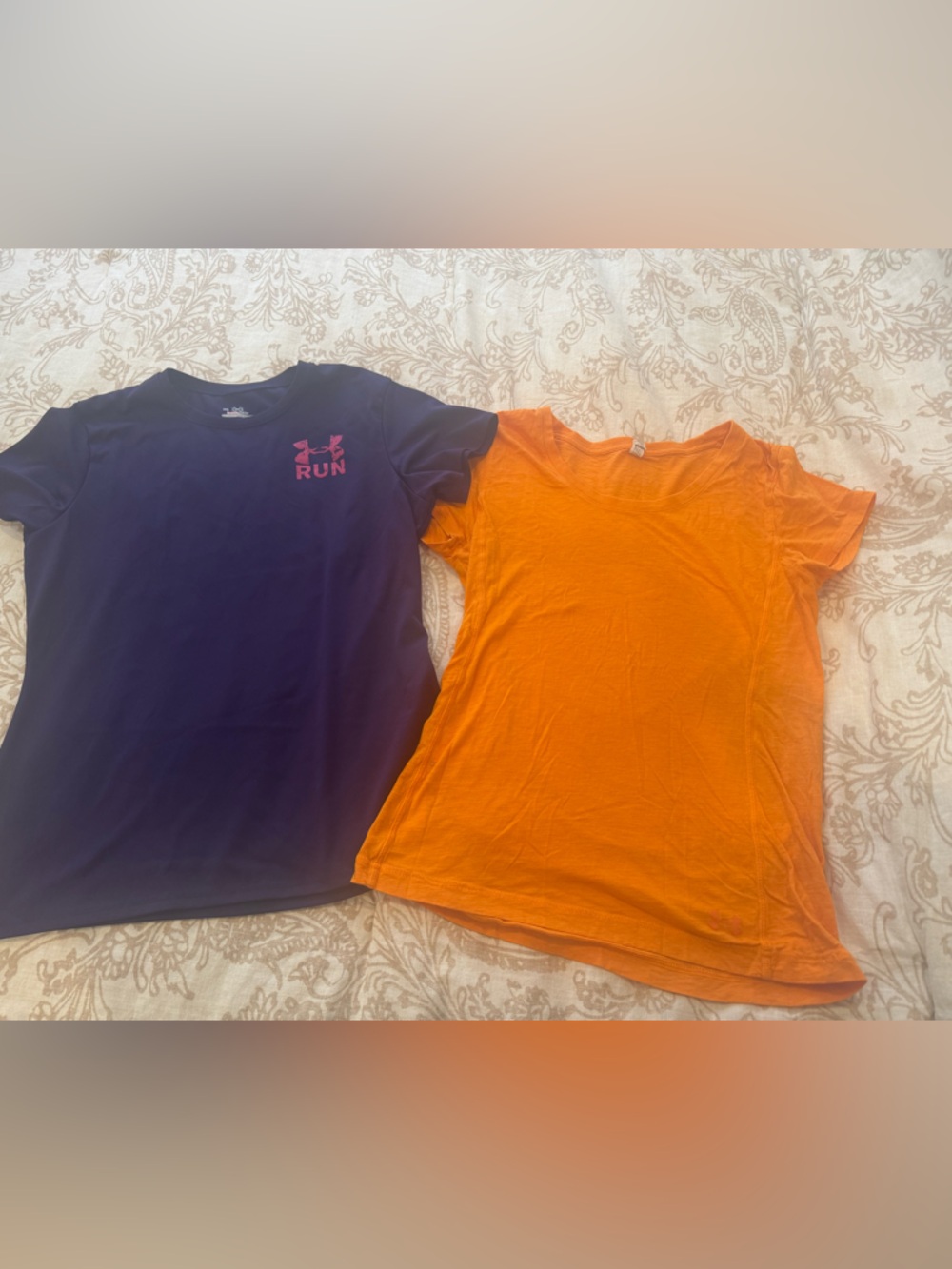 Under Armour tshirt bundle. Size medium.